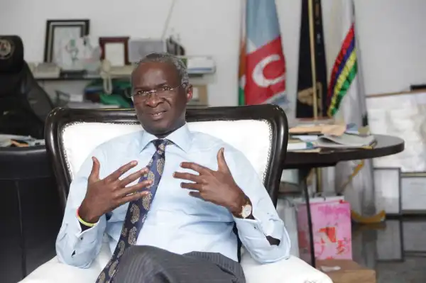 No plans to revoke power sector contracts – Fashola